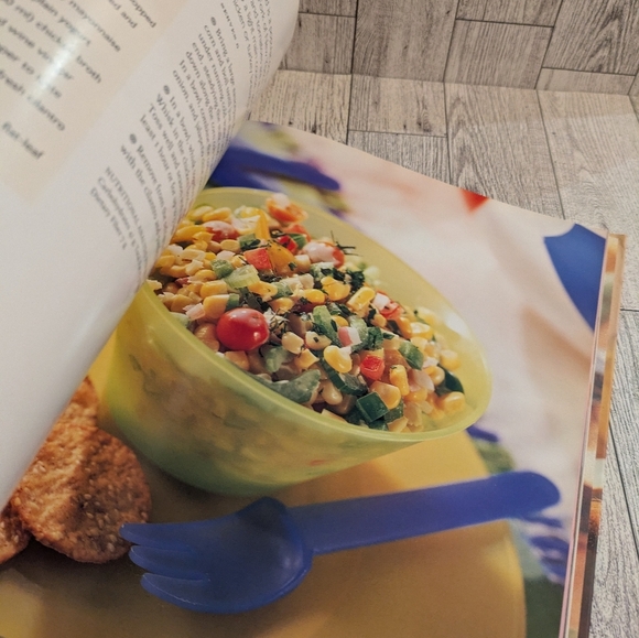 Williams Sonoma Backyard Barbecues Cookbook - Vibrant Cover - Picture 6 of 10